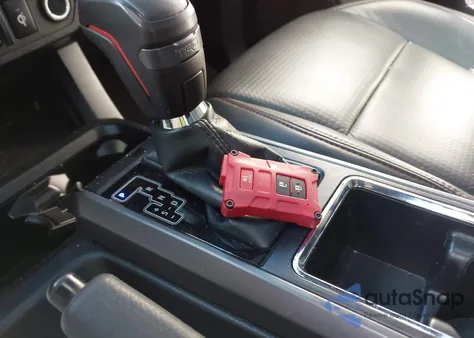 2019 Toyota Tacoma Trd Pro z USA, uszkodzony, nr VIN 5TFCZ5AN2KX178061